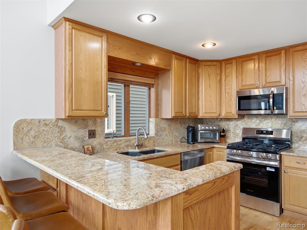 14292 Westman Drive, Fenton, MI 48430 — Photo 8