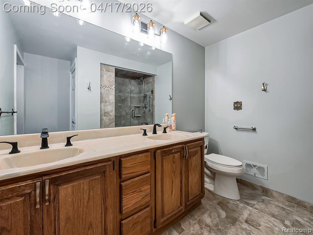 43000 12 Oaks Crescent Drive, 5022, Novi, MI 48377 — Photo 14