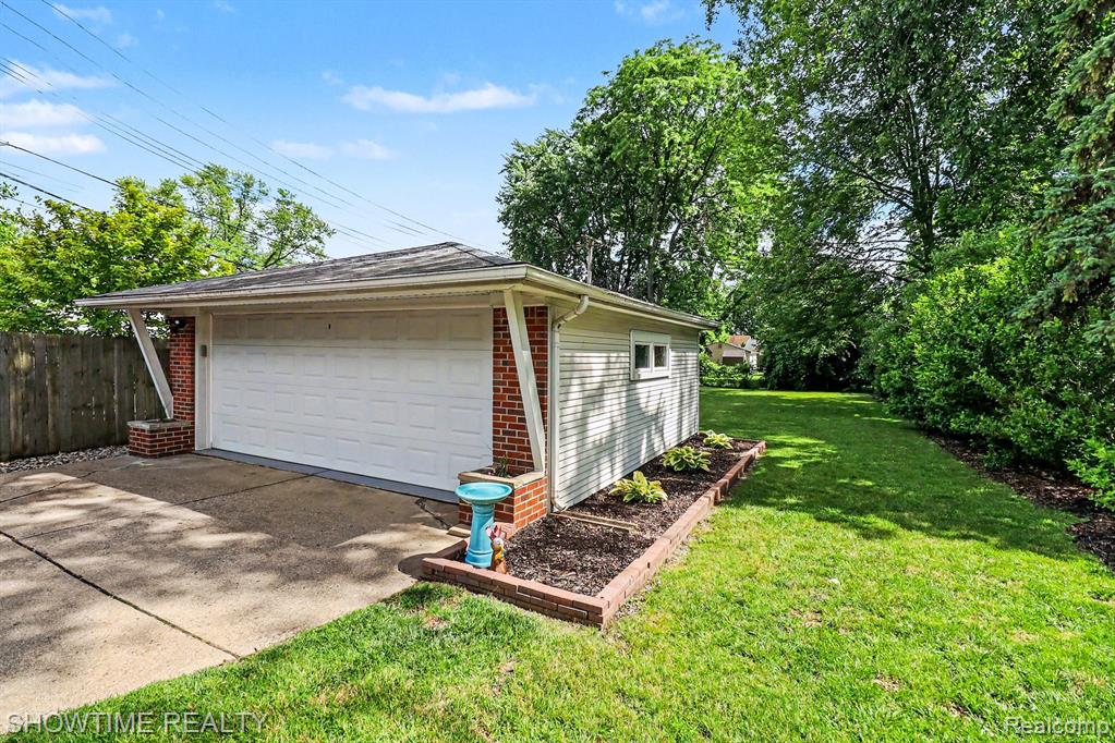 1955 Catalpa Drive, Berkley, MI 48072 — Photo 24