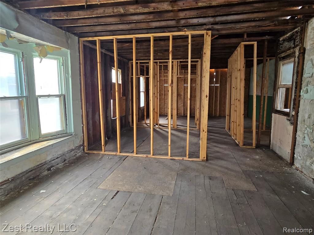 691 Clairmount Street, Detroit, MI 48202 — Photo 6