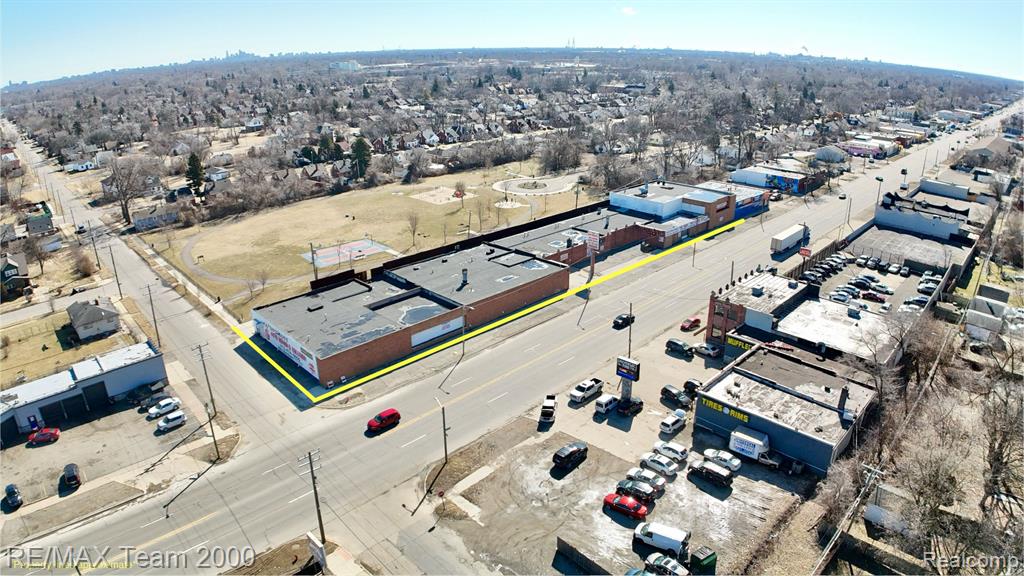10000 GREENFIELD Road, Detroit, MI 48227 — Photo 3