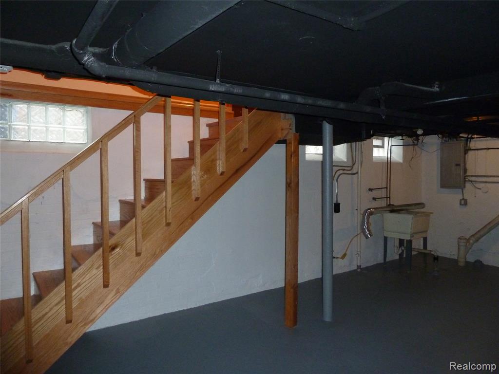 19925 Renfrew Road, Detroit, MI, 48221