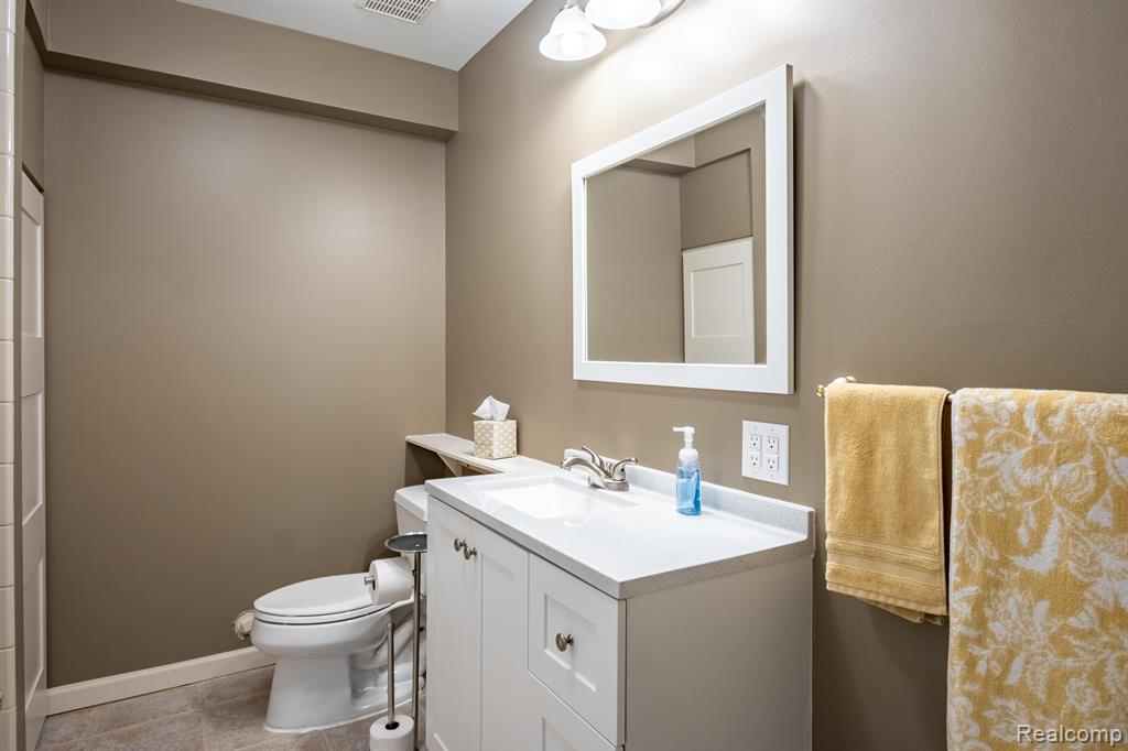 7059 YARMOUTH Drive, West Bloomfield, MI — Photo 47