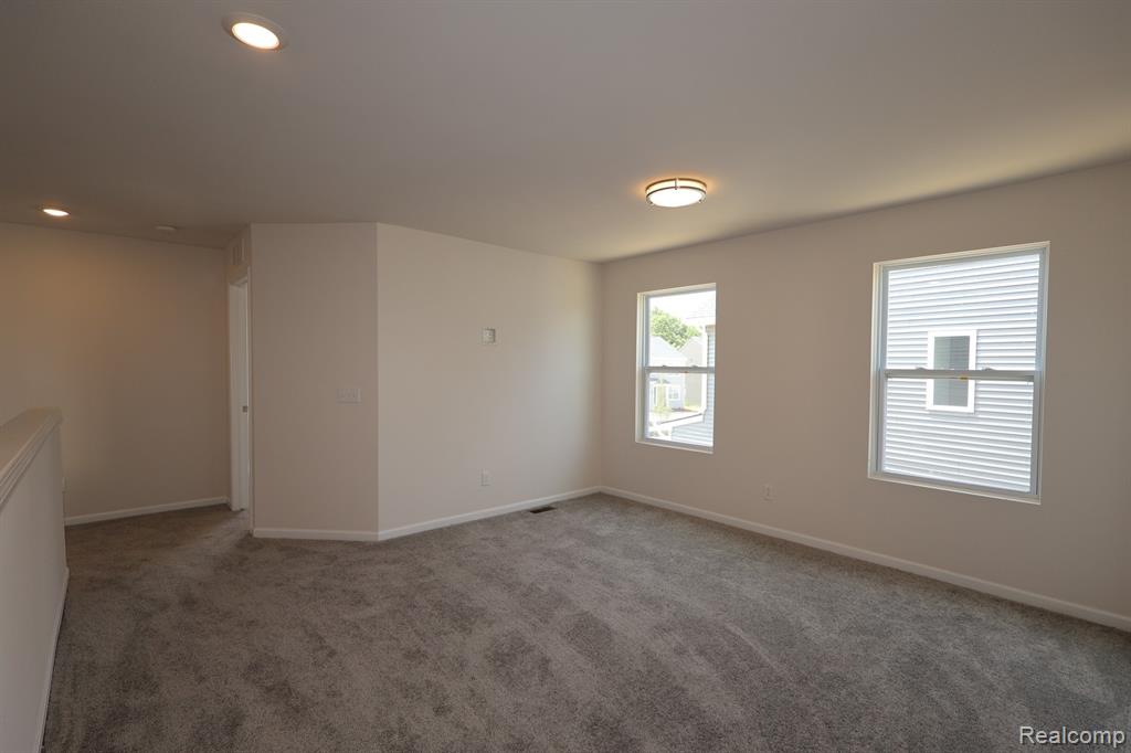410 Hidden River W, Holly, MI 48442 — Photo 11