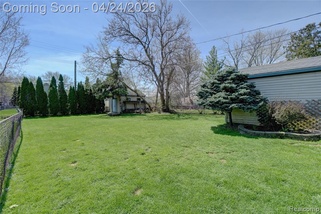 22520 E 13 Mile Road, Saint Clair Shores, MI 48082 — Photo 32