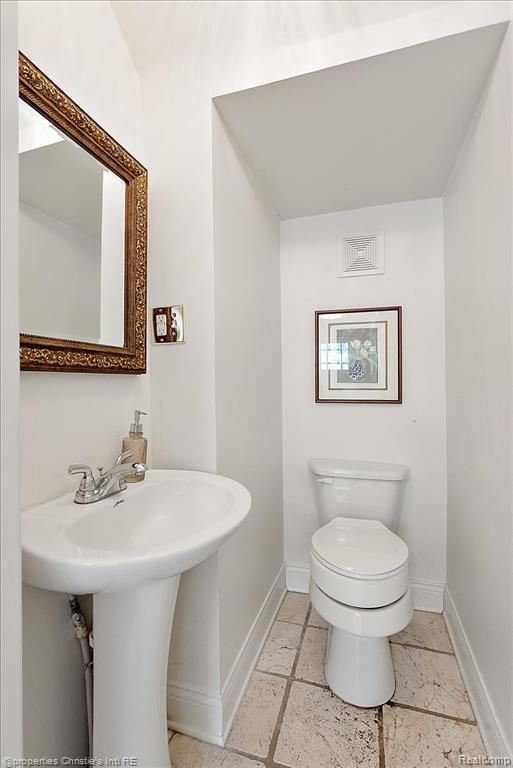73 Meadow Lane, Grosse Pointe Farms, MI 48236 — Photo 10