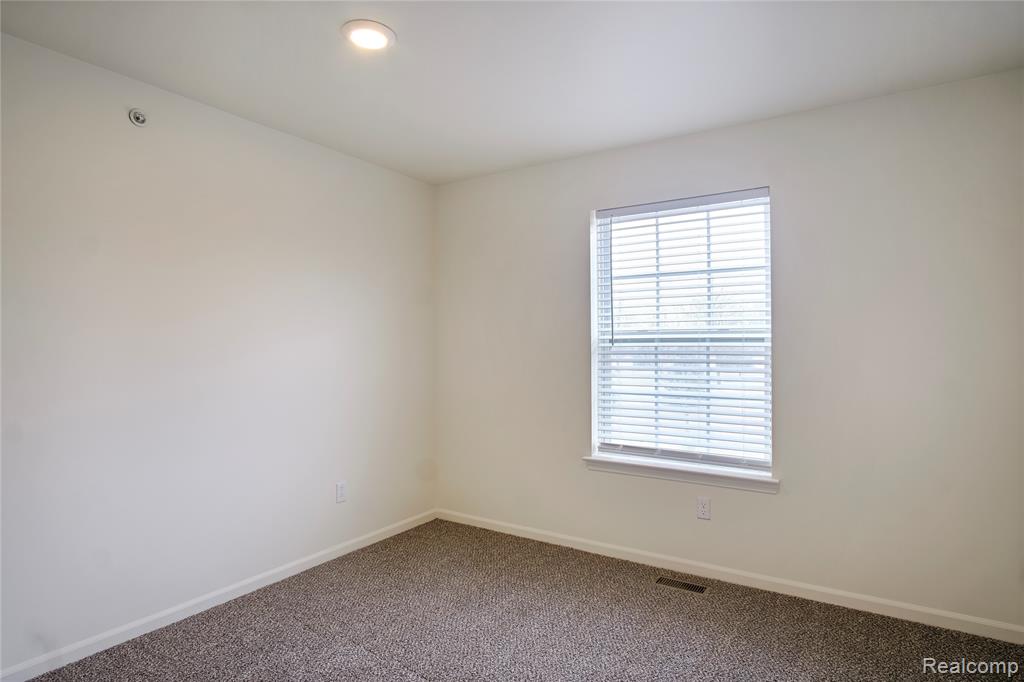 29742 Fox Run Circle, Warren, MI 48092 — Photo 9