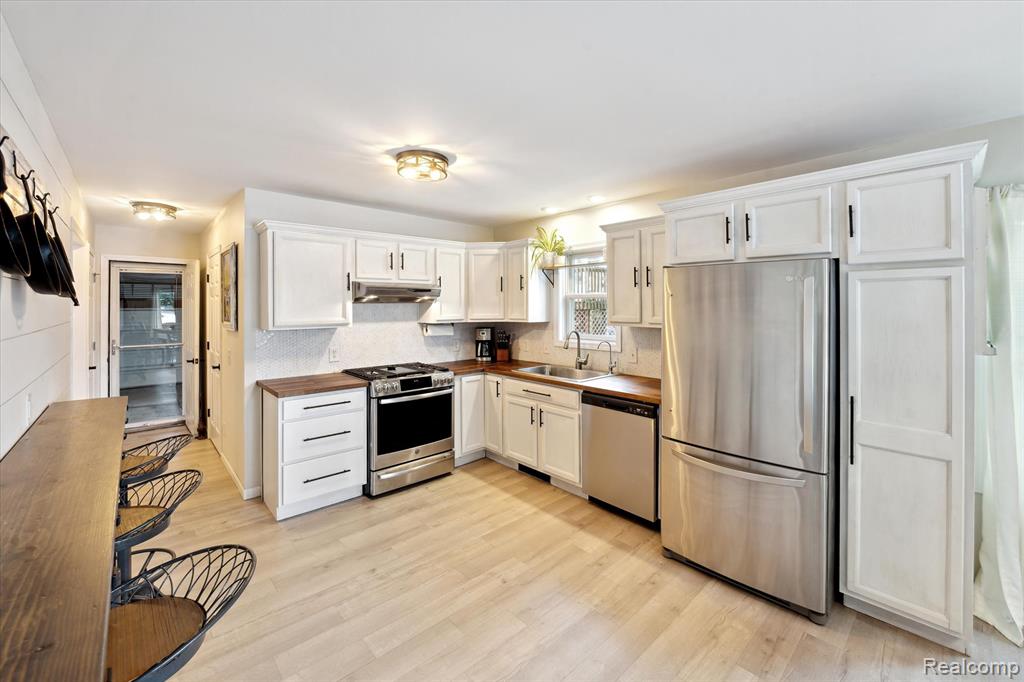 6201 Academy Drive, Brighton, MI 48116 — Photo 10