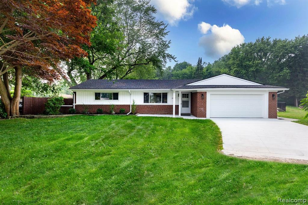 45471 Abington Circle, Macomb, MI 48042
