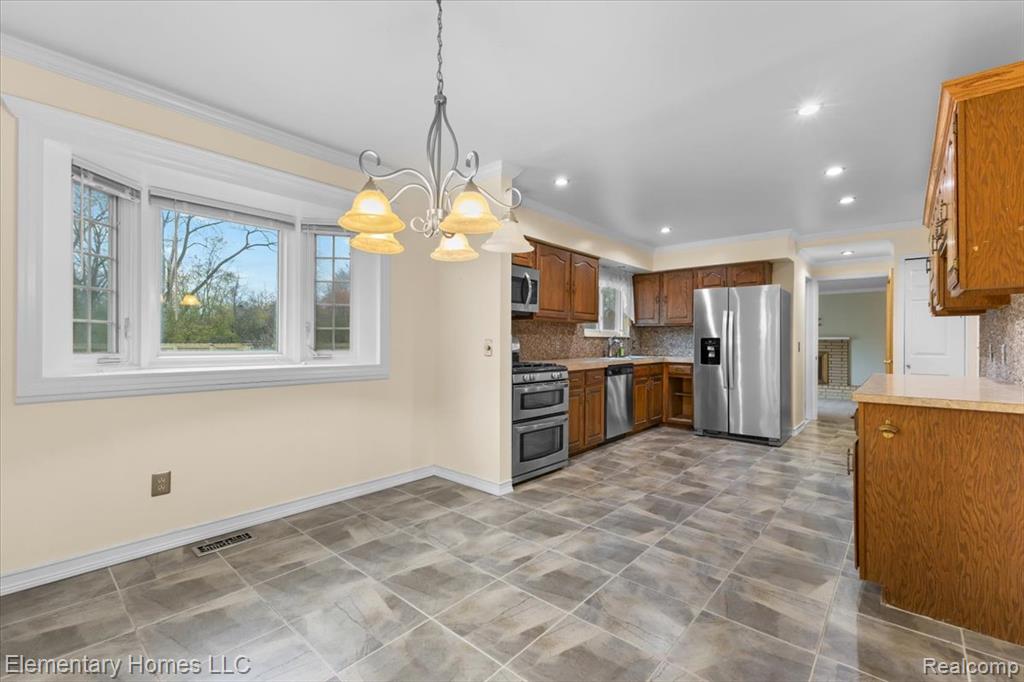 4879 Stoddard Drive, Troy, MI 48085 — Photo 9
