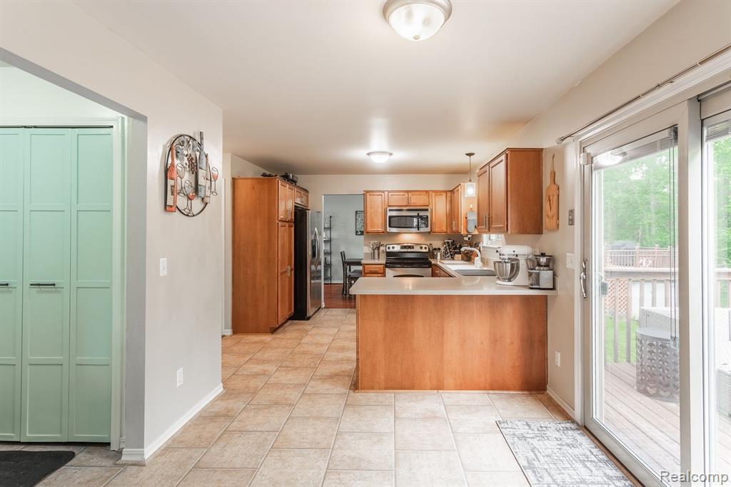 8472 FARM Lane, Ypsilanti, MI 48197 — Photo 13