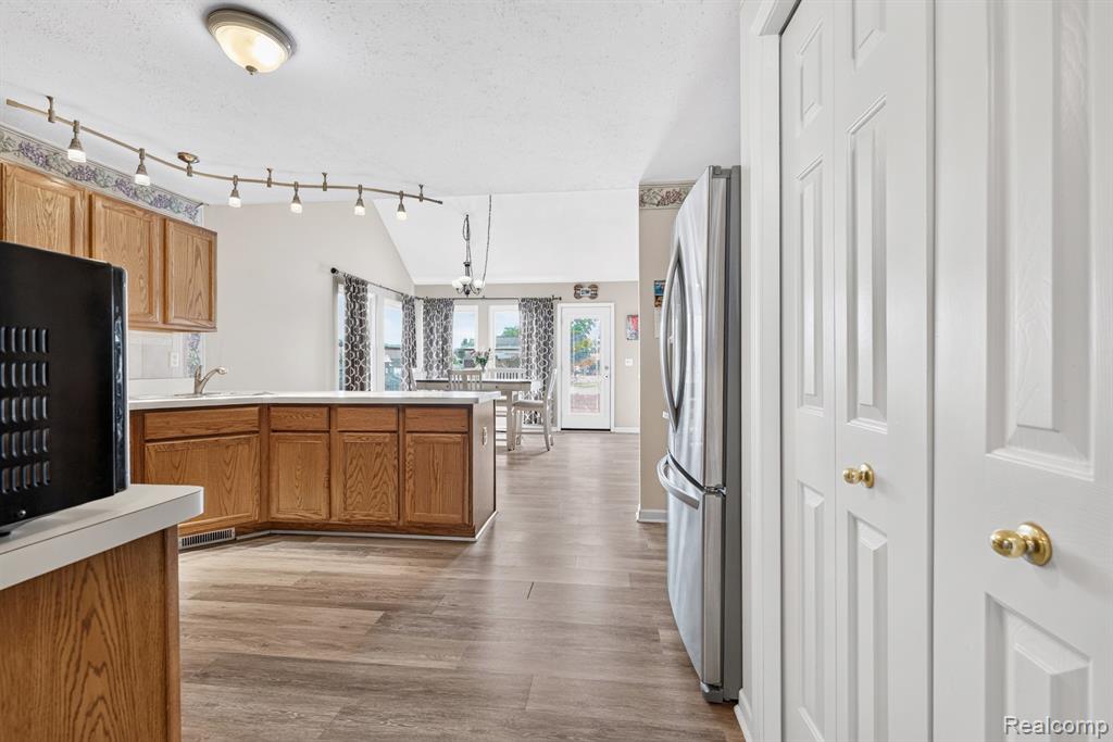 27681 MILL CREEK Drive, Brownstown, MI 48183 — Photo 11