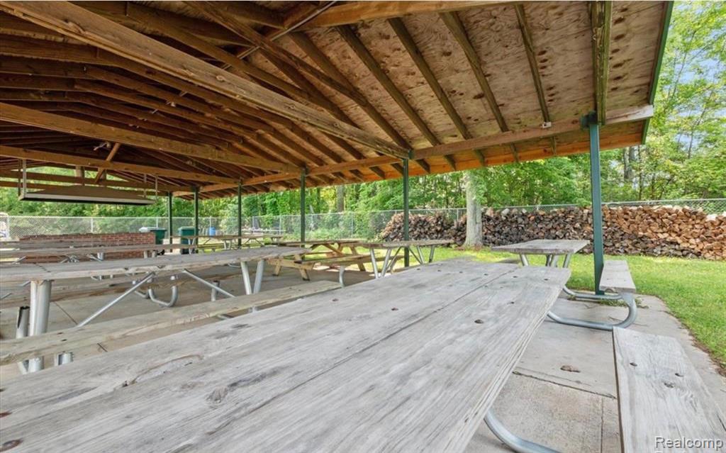 617 W Commerce Road, Walled Lake, MI 48382 — Photo 12