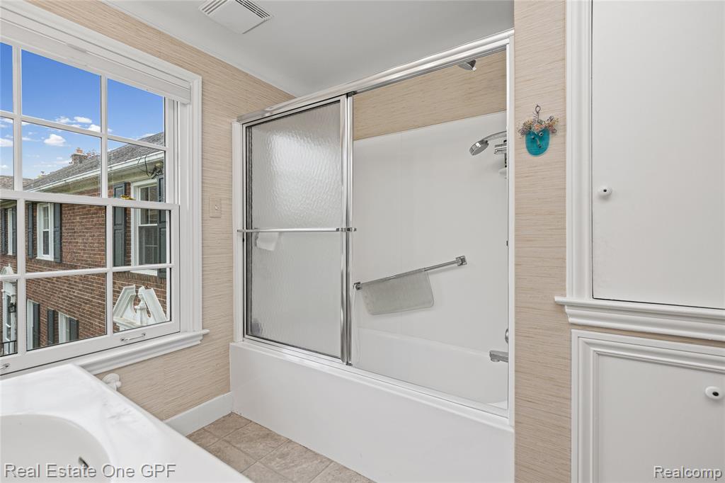 16904 Saint Paul Street, Grosse Pointe, MI 48230 — Photo 30