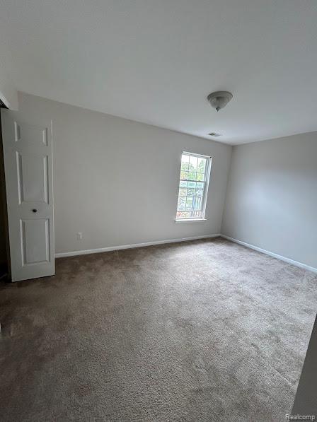 20039 HIDDEN OAKS Drive, Trenton, MI 48183 — Photo 14