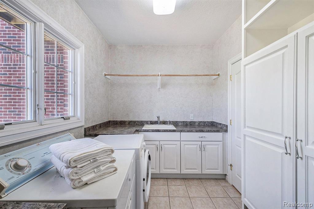 8294 WARWICK GROVES, Grand Blanc, MI 48439 — Photo 28