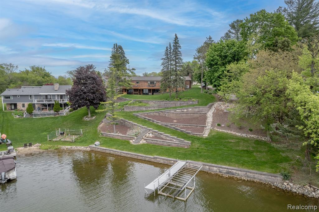 7488 DRIFTWOOD Drive, Fenton, MI 48430 — Photo 36