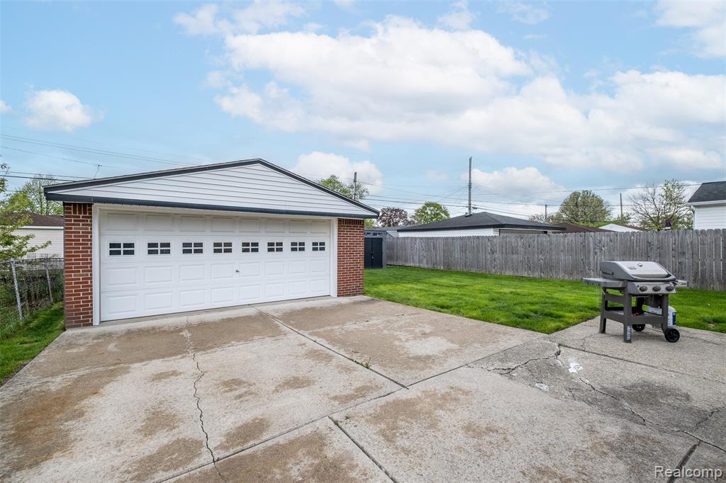 30534 Spybrook Street, Roseville, MI 48066 — Photo 37