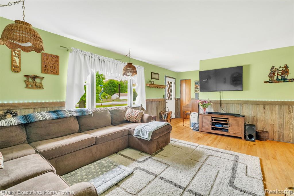 5011 STATE Road, Fort Gratiot, MI 48059 — Photo 10