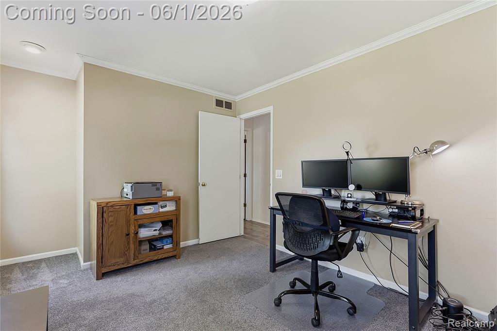 5389 Fox Ridge Circle, West Bloomfield, MI — Photo 36
