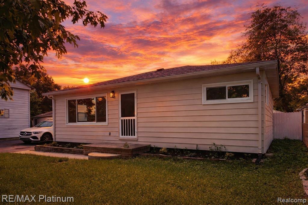 208 Devonshire Street, Ypsilanti, MI 48198 — front exterior
