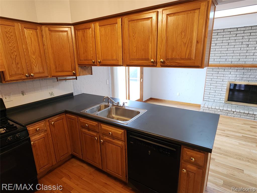 46128 Sterritt Street, Utica, MI 48317 — Photo 7
