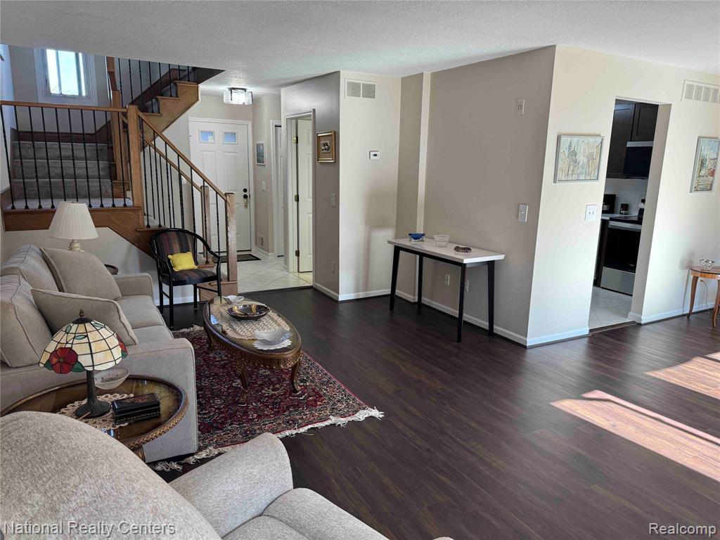 42285 Saratoga Circle, Canton, MI 48187 — Photo 3