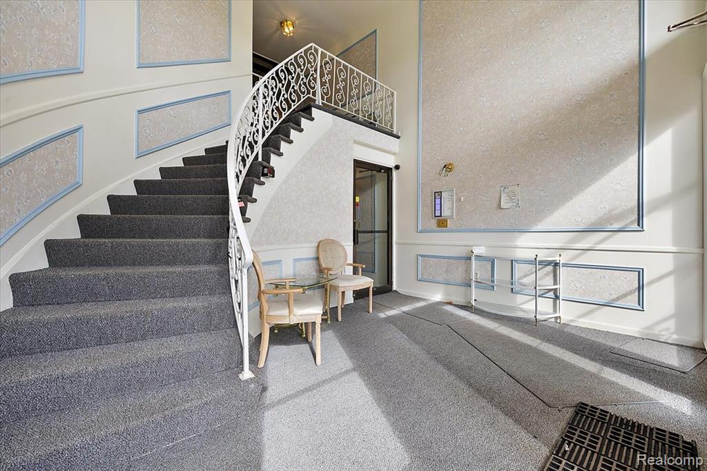 19710 W 13 Mile Road, 202, Beverly Hills, MI 48025 — Photo 5