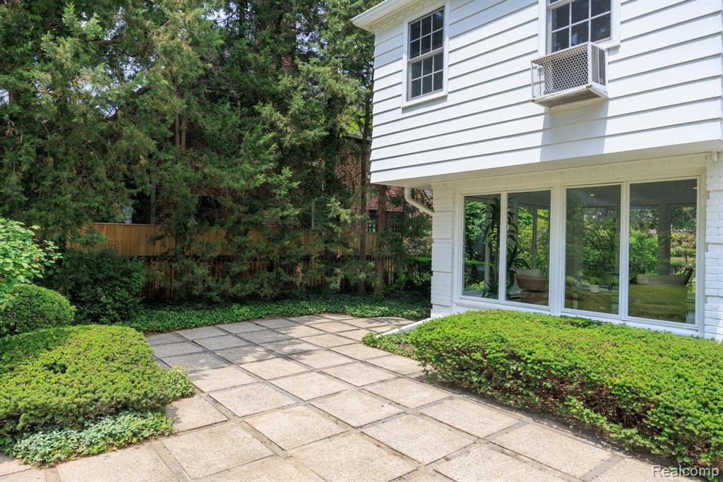 33 Oxford Boulevard, Pleasant Ridge, MI — Photo 87
