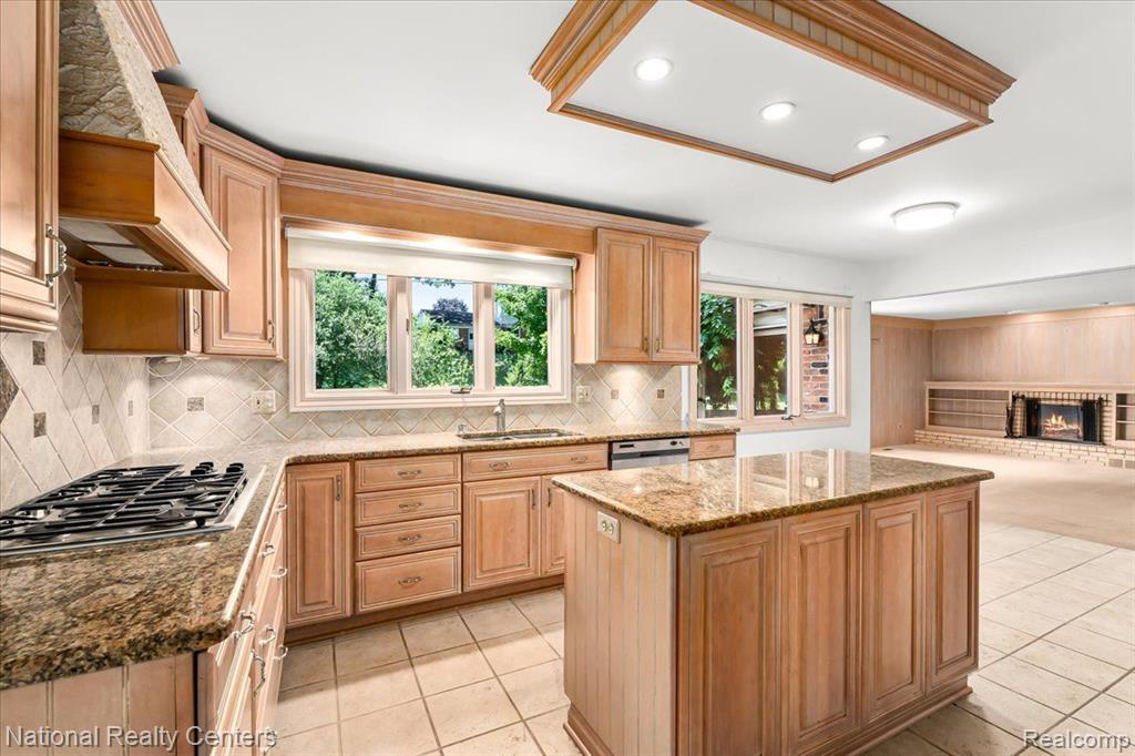 4258 WESTOVER Drive, West Bloomfield, MI 48323 — Photo 23