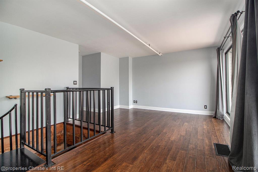 6533 E Jefferson, 427, Detroit, MI 48207 — Photo 38