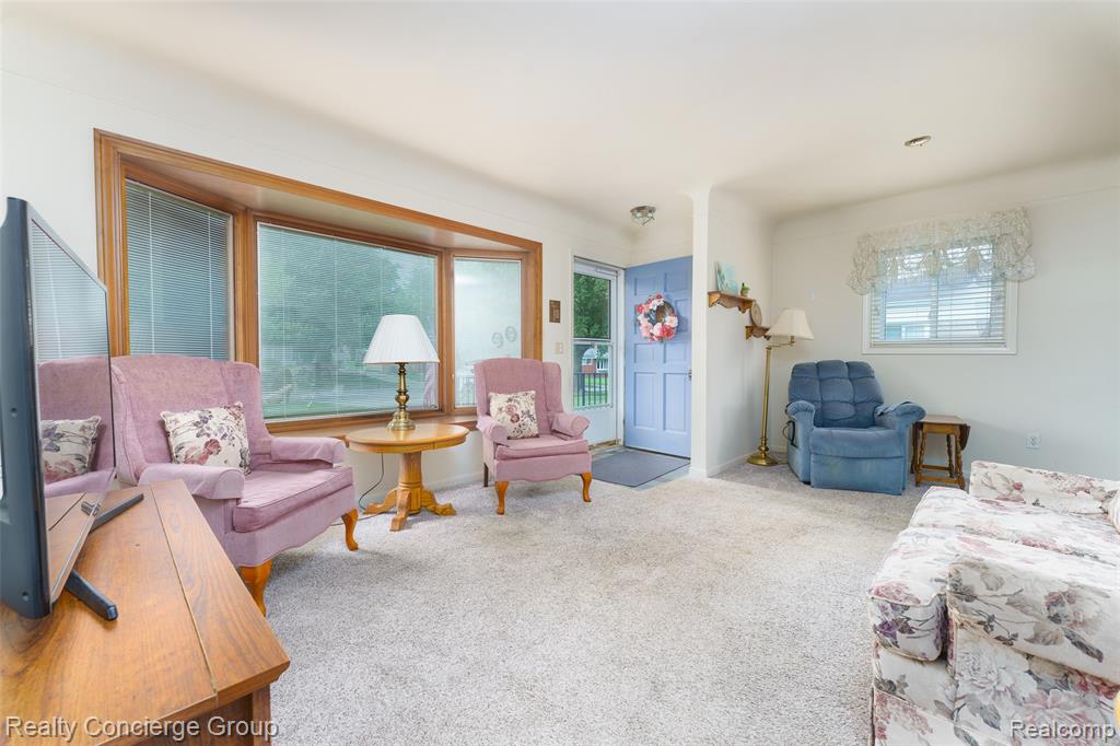 918 Squire Lane, Milford, MI 48381 — Photo 4