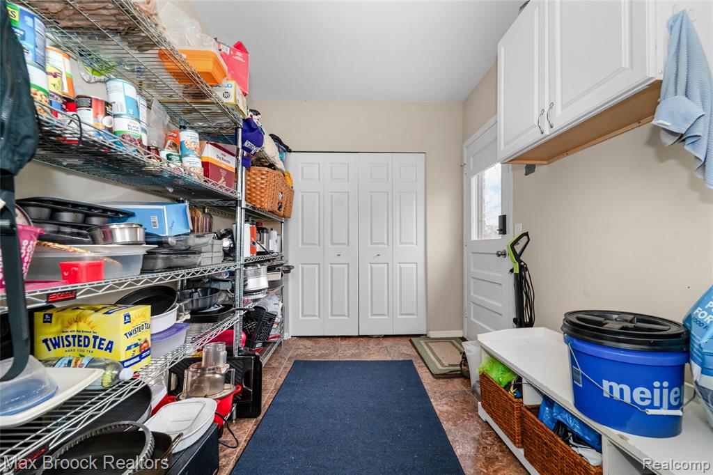 7118 Cathedral Drive, Bloomfield Hills, MI 48301 — Photo 25