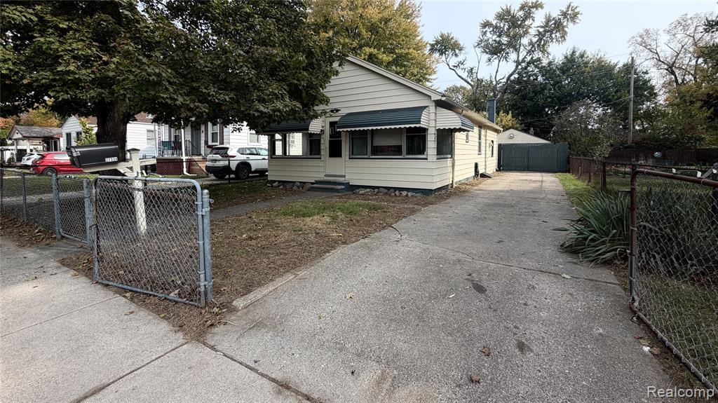 27334 Hales Street, Madison Heights, MI 48071