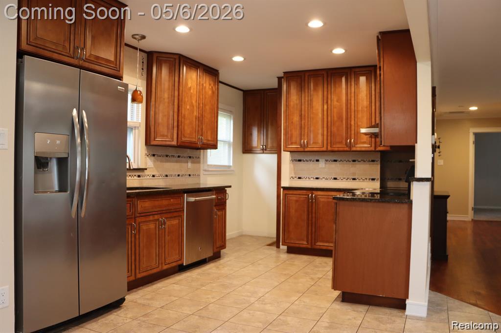 842 Hannah Drive, Troy, MI 48085 — Photo 14