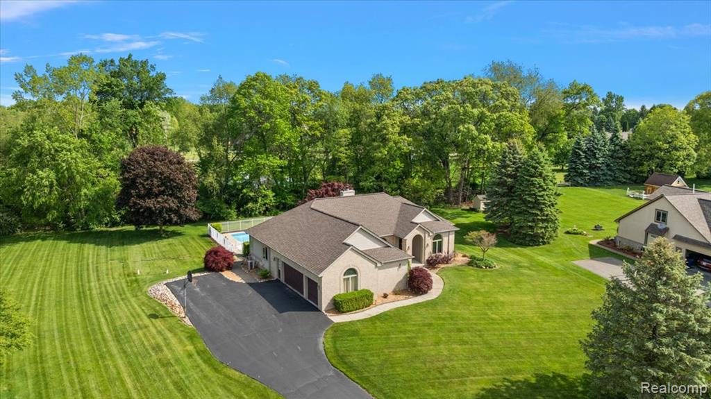 8533 Glen View Drive, Howell, MI 48843 — Photo 43