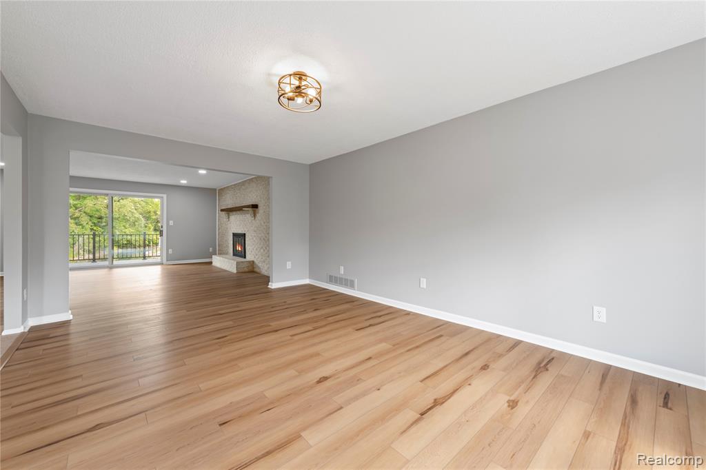 9662 Waterway Drive, Grosse Ile, MI 48138 — Photo 11