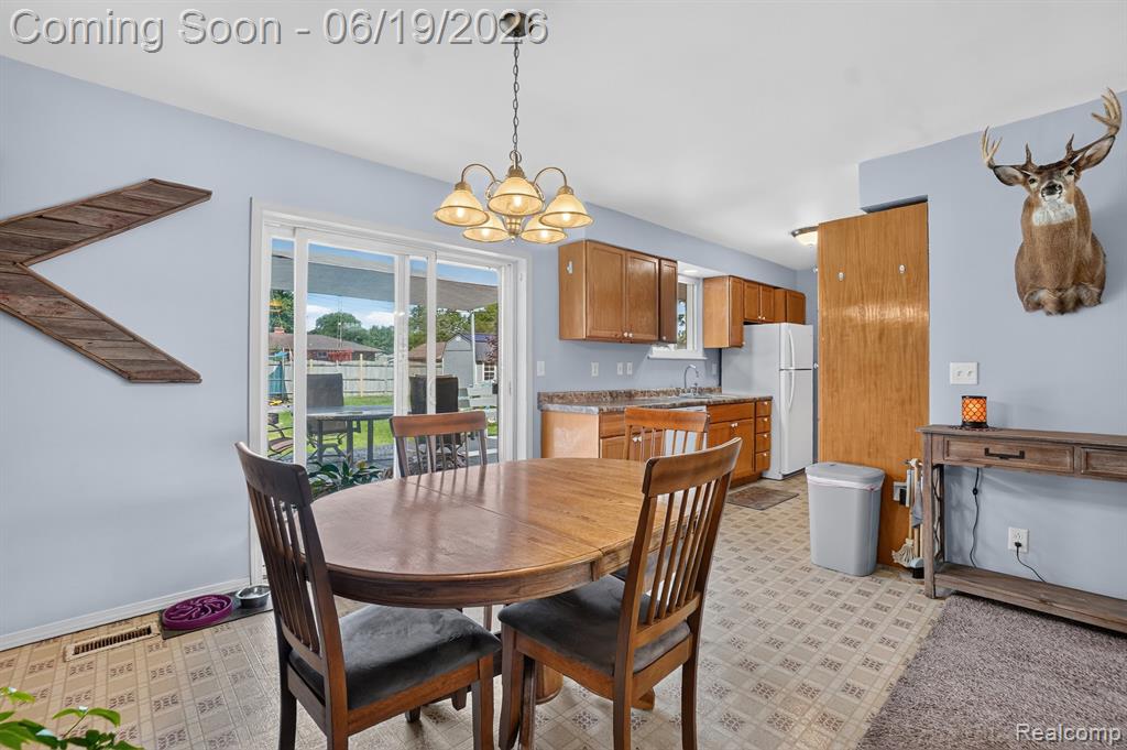 5404 Durwood Drive, Swartz Creek, MI 48473 — Photo 10