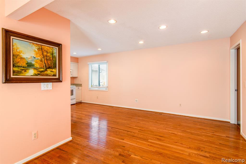 7075 ELMHURST, West Bloomfield, MI — Photo 7