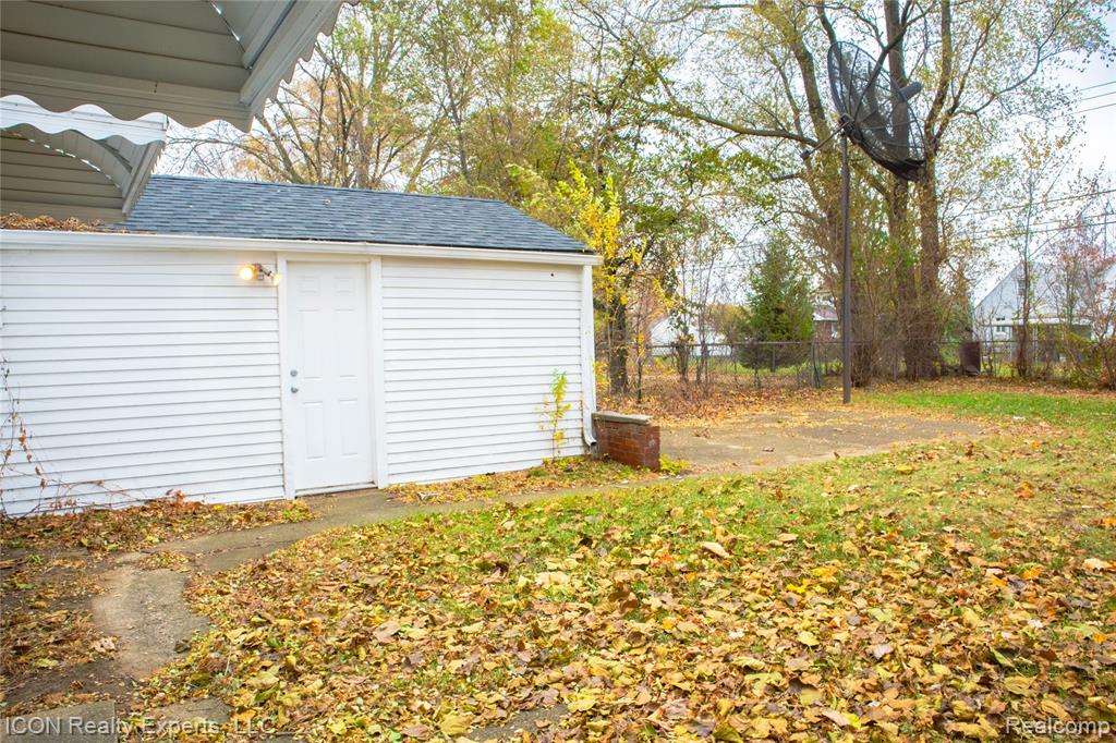 6838 Braun, Center Line, MI 48015 — Photo 24