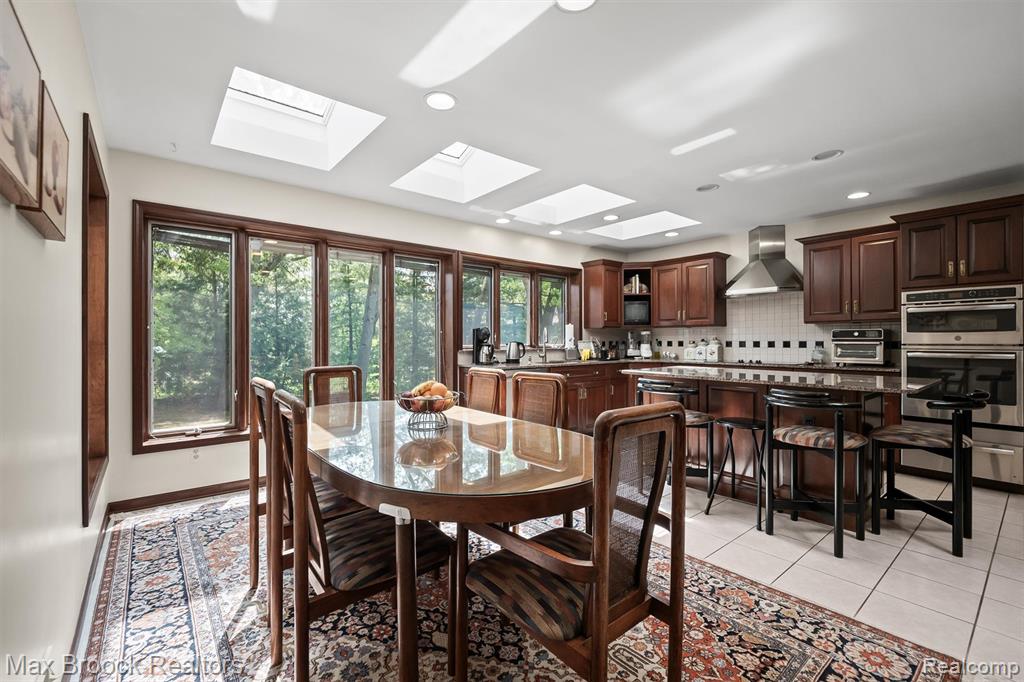 1418 Sodon Lake Drive, Bloomfield Hills, MI 48302 — Photo 9