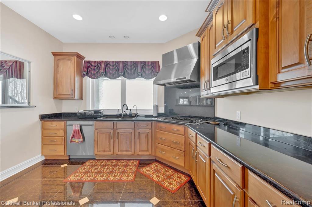 4359 Longview Drive, Lapeer, MI 48446 — Photo 52