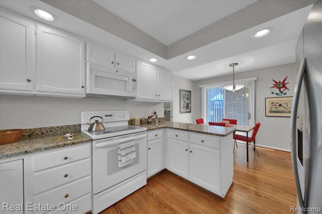 4406 KNIGHTSBRIDGE Lane, West Bloomfield, MI 48323 — Photo 14