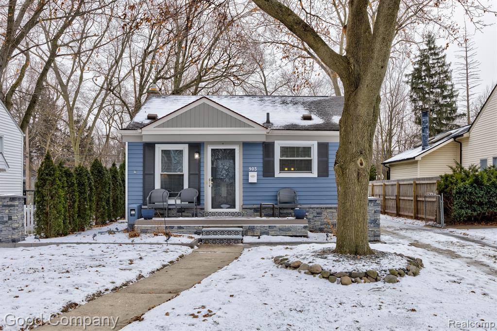 903 ROYAL Avenue, Royal Oak, MI 48073 — Photo 34