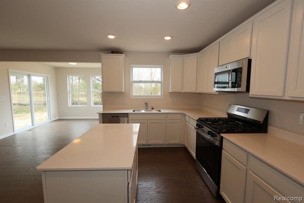 4195 Cedar Lane, Grand Blanc, MI 48439 — Photo 4