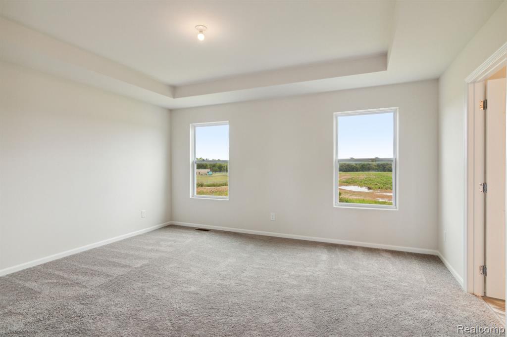 422 Hidden River W, Holly, MI 48442 — Photo 11