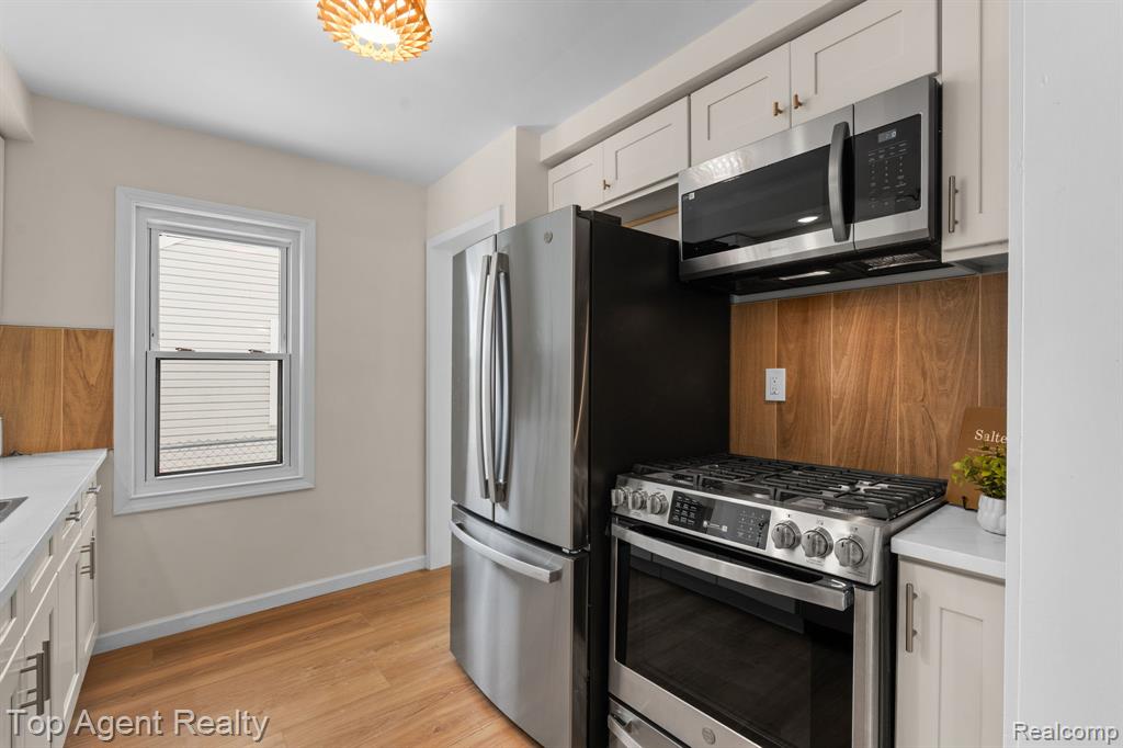 4048 Royal Avenue, Berkley, MI 48072 — Photo 10