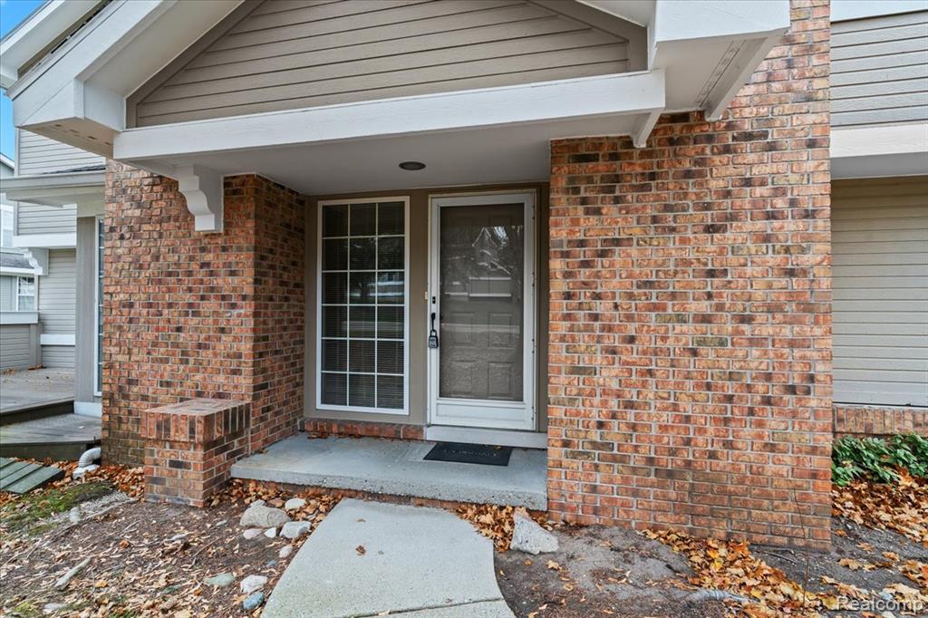 6798 Andiron Court, West Bloomfield, MI — Photo 3