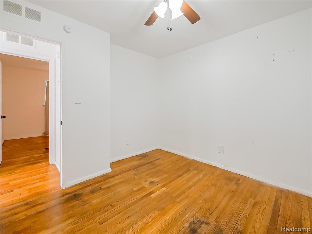 17424 Salem Street, Detroit, MI 48219 — Photo 10