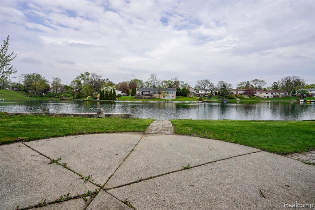52556 BELLE Crest, Shelby Twp, MI 48316 — Photo 10